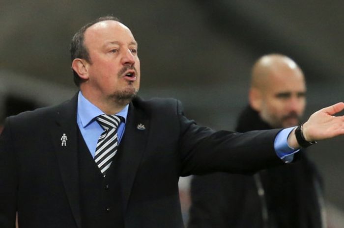  Reaksi pelatih Newcastle United, Rafael Benitez, dalam laga Liga Inggris kontra Manchester City di Stadion St. James' Park, Newcastle, pada 27 Desember 2017. 