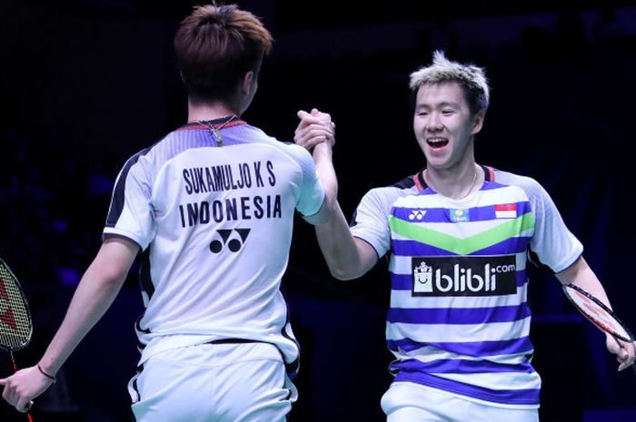   Selebrasi ganda putra Indonesia, Marcus Fernaldi Gideon/Kevin Sanjaya Sukamuljo, saat tampi pada partai semifinal French Open 2018, Sabtu )27/10/2018).  