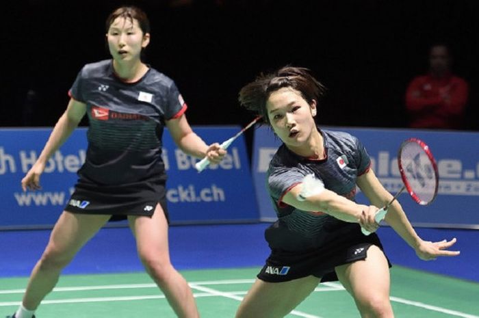 Pasangan ganda putri Jepang, Ayako Sakuramoto/Yukiko Takahata, saat menjalani pertandingan pada turnamen Swiss Open 2018.