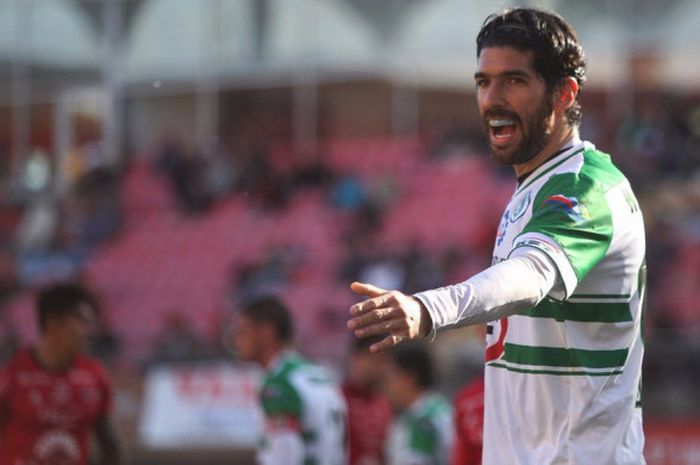 Sebastian 'El Loco' Abreu memecahkan rekor sebagai pemain terbanyak membela klub, yaitu sebanyak 26