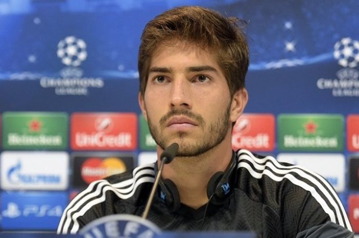 Gelandang muda Real Madrid, Lucas Silva, menjalani konferensi pers di Valdebebas, Madrid, pada 9 Maret 2015. 