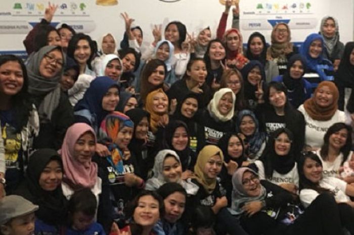 Viking Girl gelar acara buka bersama di Cafe Persib, Jalan Sulanjana, Kota Bandung, Sabtu (2/6/2018)