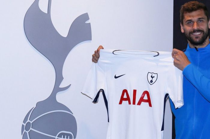 Fernando Llorente resmi bergabung dengan Tottenham Hotspur, Kamis (31/8/2017).