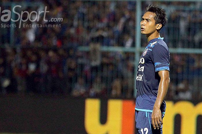 Ekspresi gelandang Arema FC, Hendro Siswanto, saat tampil melawan Persib Bandung dalam laga pekan ke-19 Liga 1 di Stadion Kanjuruhan Malang, Jawa Timur, Sabtu (12/08/2017) malam.