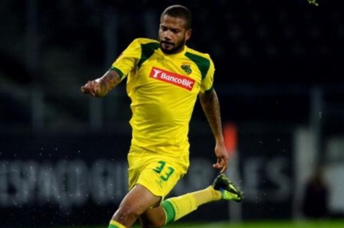 Bebe saat masih berseragam Pacos de Ferreira pada musim 2013-2014.