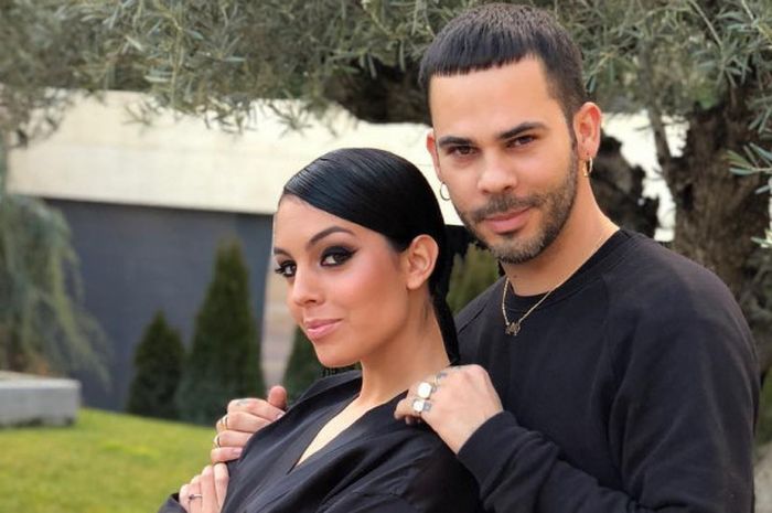 Georgina Rodriguez (kiri) bersama Kleykefe