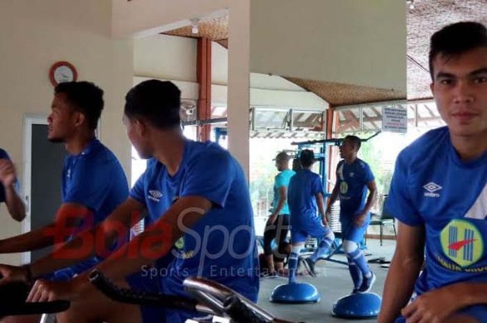 Pemain Barito Putera jalani latihan fitnses di Agro Kusuma Batu, Jawa Timur (12/02/2018) Senin sore.