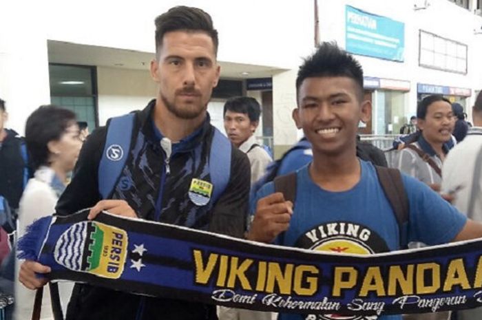 Viking Sambut Tim Persib Bandung di Bandara Internasional Juanda, Surabaya