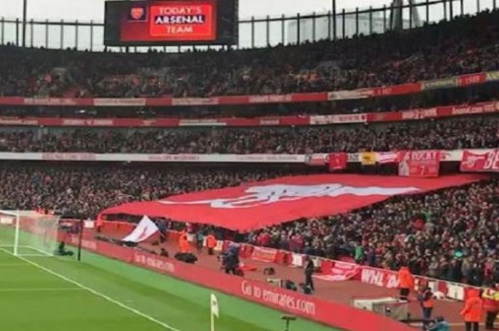 Suporter Arsenal di laga kontra Tottenham Hotspur, Sabtu (18/11/17)