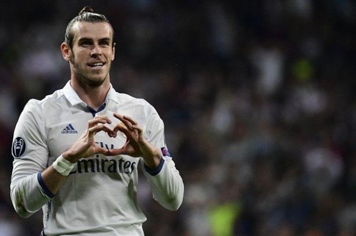 Pemain Real Madrid, Gareth Bale, merayakan gol ke gawang Legia Warsawa dalam ajang Liga Champions di Stadion Santiago Bernabeu, 18 Oktober 2016.