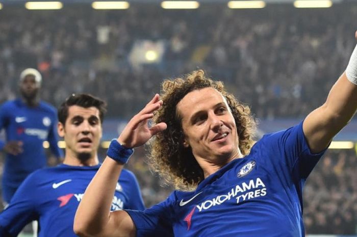 Bek Chelsea, David Luiz, merayakan gol ke gawang AS Roma pada laga Liga Champions di Stamford Bridge, London, 18 Oktober 2017.