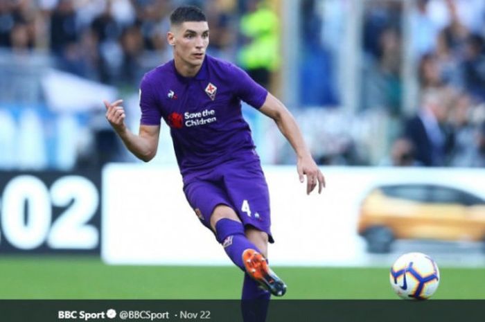 Manchester United kabarnya sudah bertemu agen bek Fiorentina, Nikola Milenkovic, untuk membicarakan pembelian sang pemain.