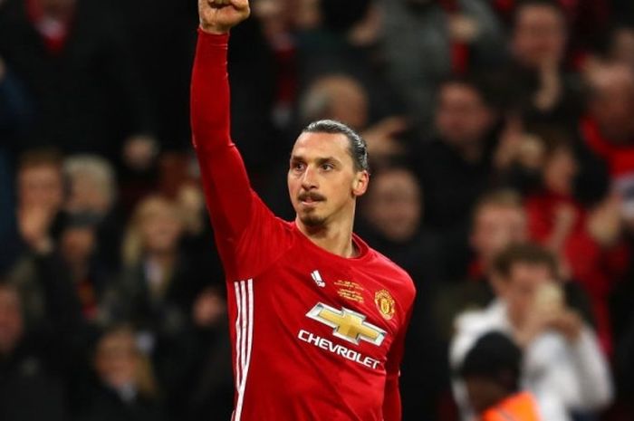 Zlatan Ibrahimovic merayakan golnya pada final Piala Liga antara Manchester United dengan Southampton di Stadion Wembley, 26 Februari 2017.