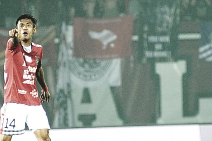  Kapten dan gelandang Bali United, Fadhil Sausu, saat melawan Persipura di Stadion Kapten I Wayan Dipta, Gianyar, Sabtu (9/6/2018) 