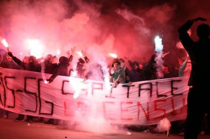 50 pendukung PSG mendatangi hotel Real Madrid di Paris malam sebelum laga leg kedua babak 16 besar Liga Champions 2018