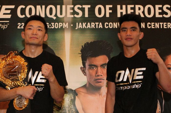 Dua petarung ONE Championship, Yoshitaka Naito (Jepang) dan Joshua Pacio (Filipina), menjalani sesi latihan terbuka jelang penyelenggaraan seri pertarungan ONE: Conquest Of Heroes di Jakarta Convention Center.