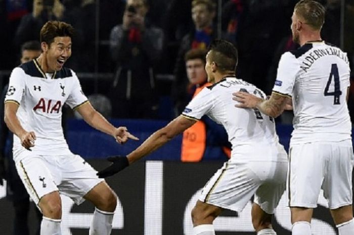 Son Heung-min merayakan gol Tottenham Hotspur ke gawang CSKA Moskva bersama Erik Lamela dan Toby Alderweireld, Selasa (27/9/2016).