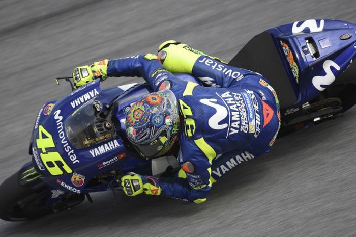 Valentino Rossi saat beraksi di tes pramusim MotoGP 2018 di Sirkuit Sepang, Malaysia, Minggu (28/1/2018).