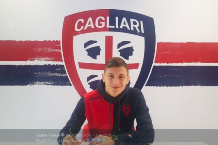 Gelandang Cagliari, Nicolo Barella, dikabarkan menjadi incaran Arsenal.