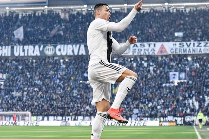 Selebrasi Cristiano Ronaldo usai menjebol gawang Sampdoria dalam lanjutan Serie A musim 2018-2019 giornata ke-19 di Allianz Stadium, Sabtu (29/12/2018).