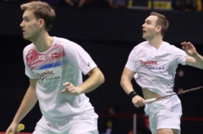 Ganda putra Denmark, Mads Conrad Petersen/Mads Pieler Kolding saat menghadapi Marcus/Kevin di final 