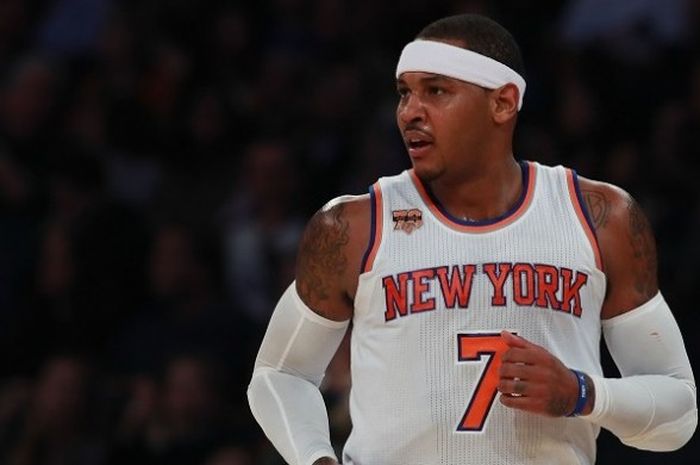 Pebasket New York Knicks, Carmelo Anthony, sedang berlari saat menjalani laga melawan Memphis Grizzlies pada lanjutan NBA musim 2016-2017. Knicks menang 111-104 di Madison Square Garden, Sabtu (29/10/2016) malam waktu setempat.