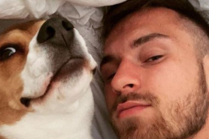 Aaron Ramsey dan anjing kesayangannya