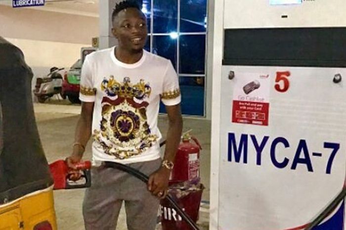 Ahmed Musa, pesepak bola Leicester City dengan bisnis SPBU baru miliknya.