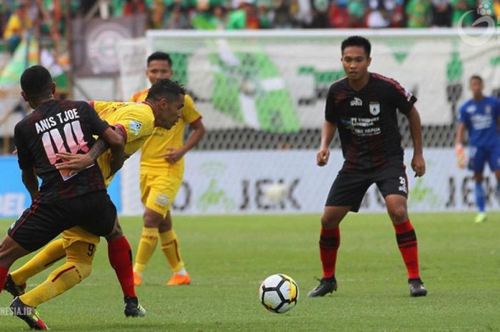 Laga antara Persipura Jayapura melawan Sriwijaya FC