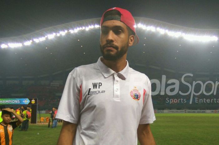 Bek Persija Jakarta, Willian Pacheco, tak bisa memastikan tetap bersama tim ibu kota musim depan.