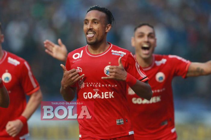     Gelandang Persija Jakarta, Rohit Chand, merayakan gol ke gawang Persib Bandung pada laga Liga 1 2018 di Stadion Gelora Bandung Lautan Api (GBLA), Kota Bandung, Minggu (23/9/2018).    