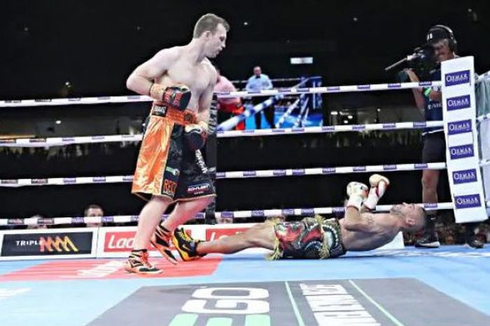 Jeff Horn memastikan diri menang atas Anthony Mundine di ronde pertama.