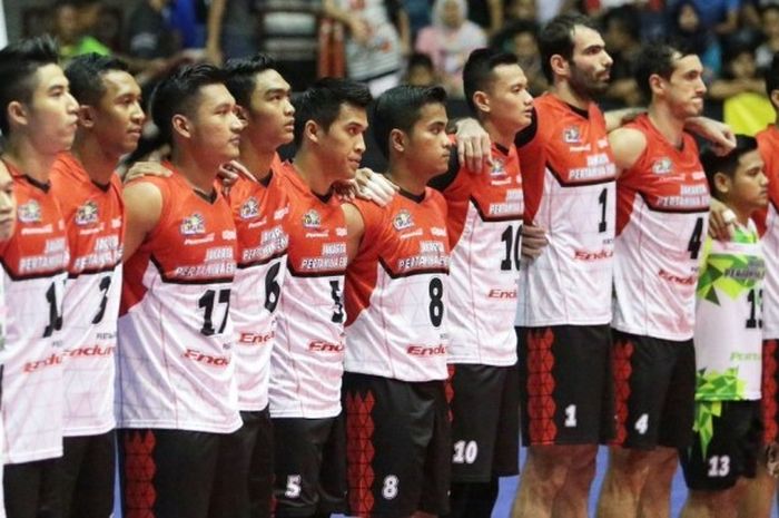 Para pemain tim voli putra Jakarta Pertamina Energi bersiap-siap menjalani laga seri pertama final four Proliga 2017 di GOR Sritex Arena, Solo, Minggu (9/4/2017).