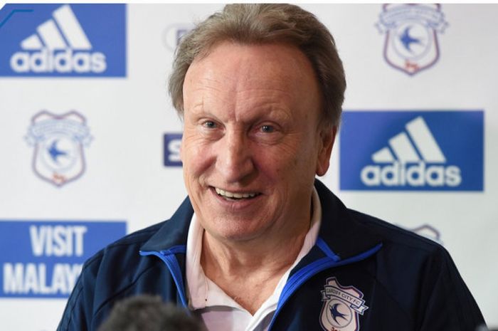 Pelatih Cardiff City, Neil Warnock, pada konferensi perse sebelum laga kontra Reading, Minggu 6 Mei 2018