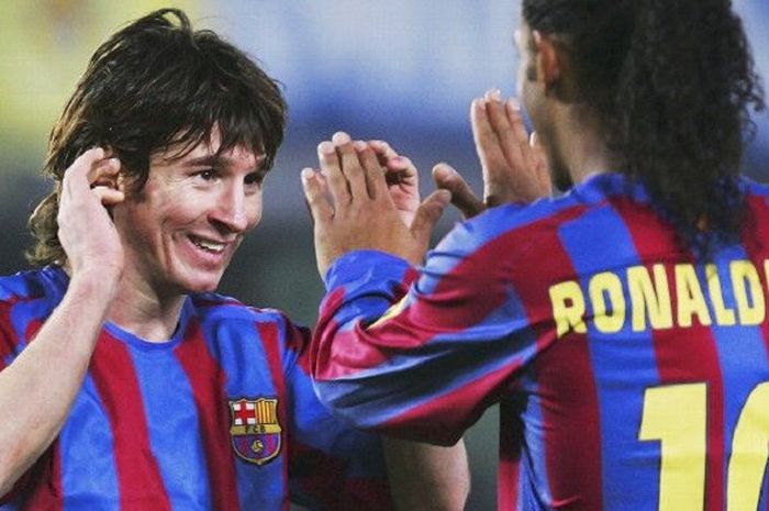 Pemain Barcelona, Lionel Messi dan Ronaldinho, kerja sama keduanya sanggup membuat lawan tak berdaya.