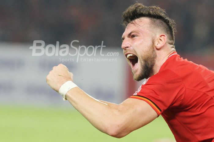    Aksi Marko Simic saat laga Persija Jakarta kontra Tampines Rovers dalam ajang Piala AFC 2018 di Stadion Utama Gelora Bung Karno, Jakarta,  Rabu (28/2/2018).   