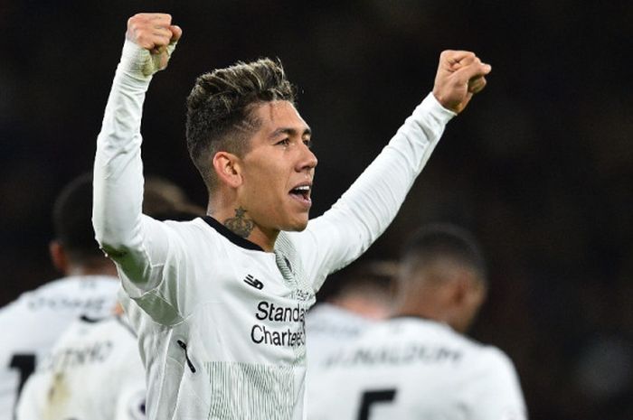 Pemain Liverpool FC, Roberto Firmino, merayakan gol yang dia cetak ke gawang Bournemouth dalam laga Liga Inggris di Stadion Vitality, Bournemouth, pada 17 Desember 2017.