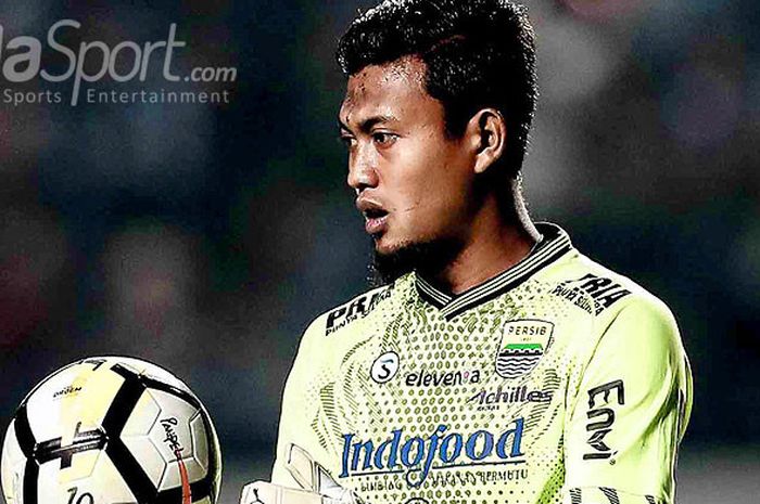 Penjaga gawang Persib Bandung, Muhammad Natshir.