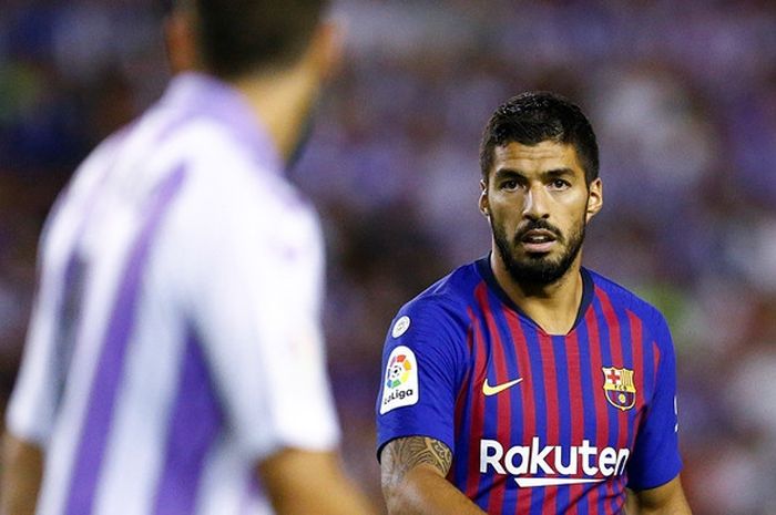 Ekspresi penyerang FC Barcelona, Luis Suarez, dalam laga Liga Spanyol kontra Real Valladolid di Stadion Municipal Jose Zorrilla, Valladolid pada 25 Agustus 2018.