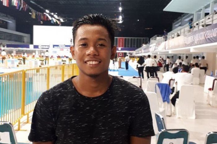 Perenang Indonesia, Aflah Fadlan Prawira, berpose di sela penyelenggaraan Indonesia Open Aquatic 2017 di Stadion Akuatik, Senayan, Jakarta.