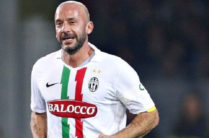 Mantan striker Juventus, Gianluca Vialli.