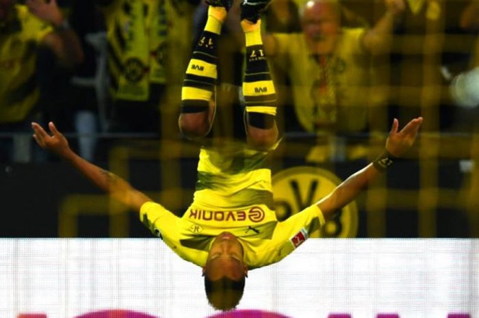 Aksi selebrasi Pierre-Emerick Aubameyang dalam partai Liga Jerman Borussia Dortmund lawan RB Leipzig di Signal Iduna Park, Dortmund, 14 Oktober 2017.