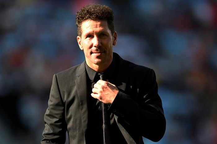 Ekspresi pelatih Atletico Madrid, Diego Simeone, sebelum dimulainya laga Liga Spanyol kontra Celta Vigo di Stadion Balaidos, Vigo, Spanyol pada 1 September 2018.