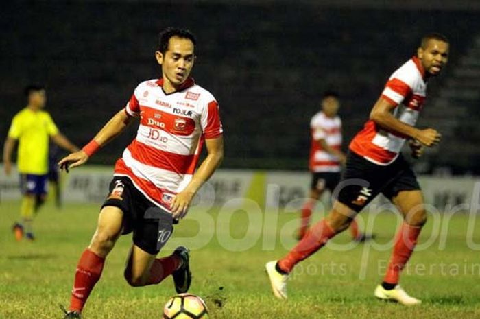 Playmaker Madura United Slamet Nurcahyo