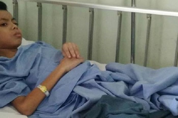 Haris Abdullah, Pendukung Persib Bandung yang Harus dioprasi dan diamputasi kakinya karena terdapat tumor. 