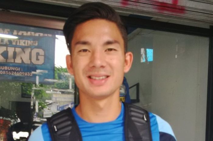 Kim Jeffrey Kurniawan berharap bisa kembali bermain satu klub bersama kakak iparnya, Irfan Bahdim di Persib bandung, ucapnya di Mes Persib, Jalan Ahmad Yani, Kota Bandung, Senin (7/3/2016).