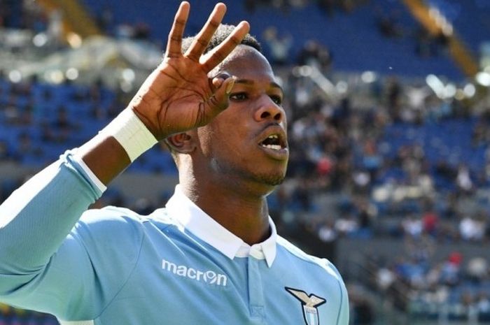 Aksi selebrasi penyerang Lazio, Balde Keita Diao, selepas menjebol gawang Palermo dalam laga Serie A di Stadion Olimpico, Roma, 23 April 2017.