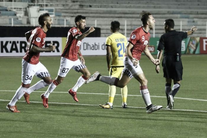 Penyerang Bali United, Ilija Spasojevic, mencetak gol dalam pertandingan Piala AFC 2018 melawan Global Cebu, Selasa (27/2/2018). 