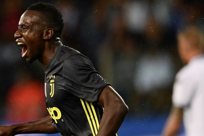 Gelandang Juventus, Blaise Matuidi, merayakan gol yang dicetaknya dalam pertandingan Liga Italia melawan Parma, 1 September 2018 di Stadion Ennio Tardini.