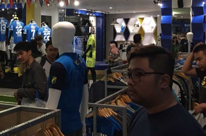 Persib Merchandise Store akan segera mengakhiri promo menarik hari ini, Minggu (19/8/2018).